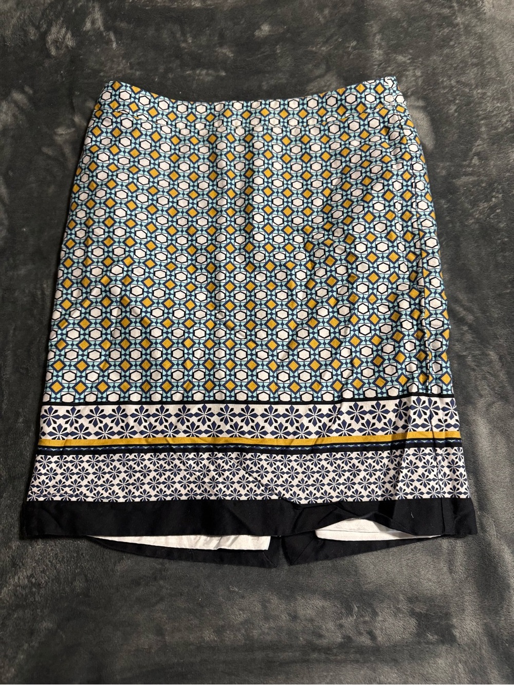 Van Heusen Womens Unique Geometric Back Zip Skirt Size 8 Colorful